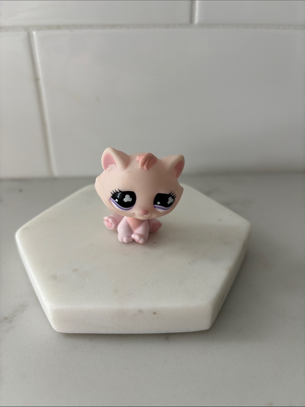 Littlest Pet Shop #606 Pale Pink Kitten